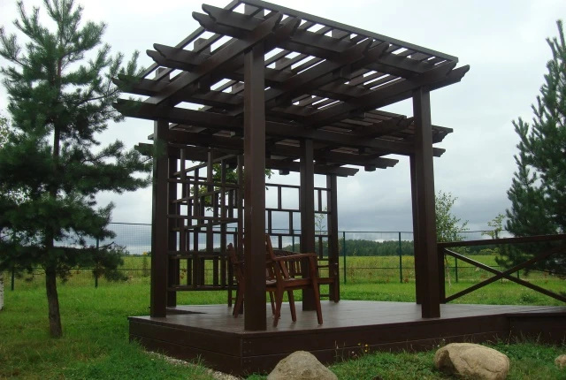 Беседка в саду